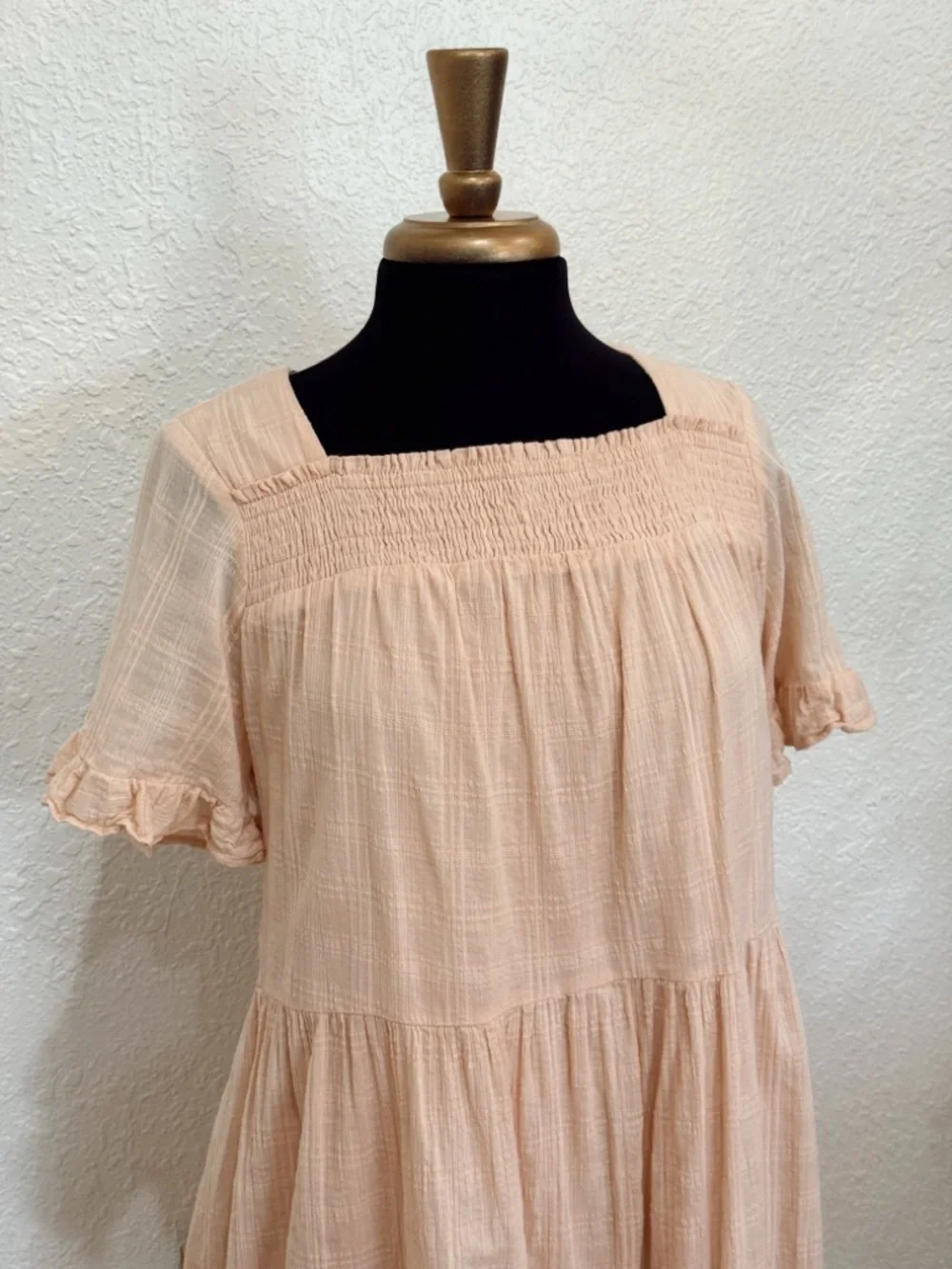 Doe & Rae Peach Pink Ruffle Dress - Picture 2 of 4